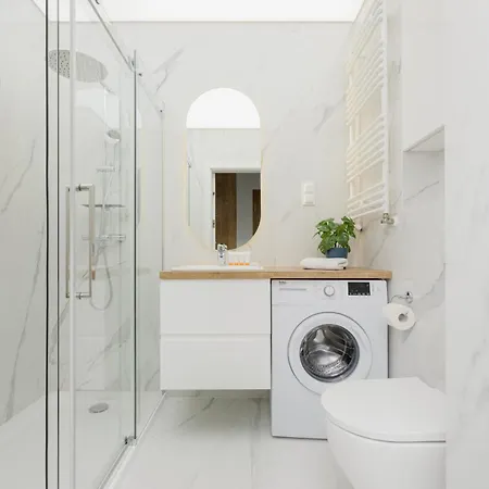 Stylish Glam Przedpole In By Renters *