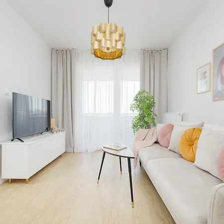 Stylish Glam Przedpole In By Renters 아파트 *