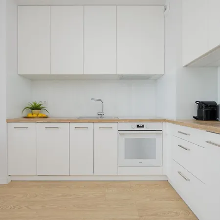 Stylish Glam Przedpole In By Renters