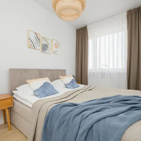 Stylish Glam Przedpole In By Renters Apartment *