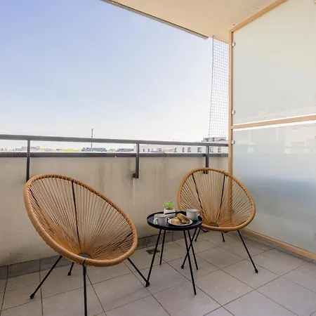 Stylish Glam Przedpole In By Renters *