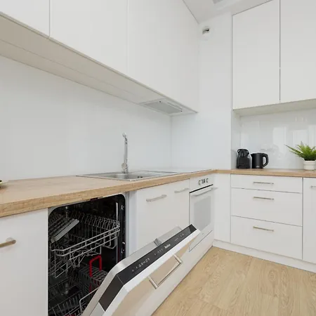 Stylish Glam Przedpole In By Renters 아파트 *