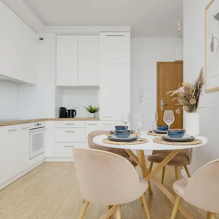 Stylish Glam Przedpole In By Renters * Warsaw